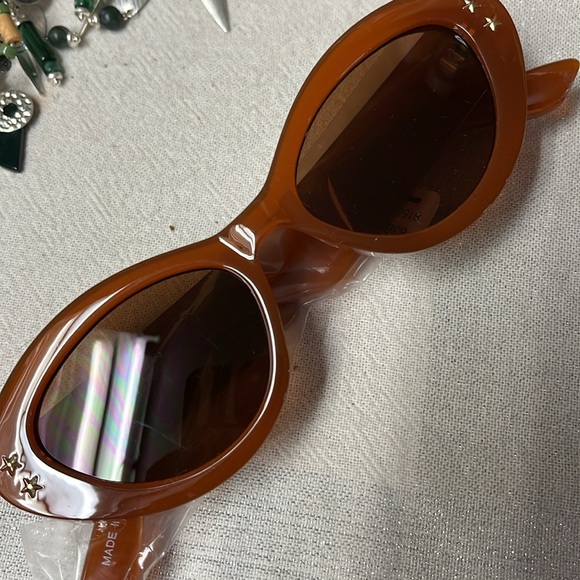 Free People Star Studded Stylish Brown Oval Sunglasses - Picture 2 of 2